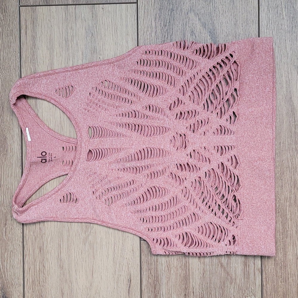 Alo Yoga June Vixen Fitted Crop Tank in Pink